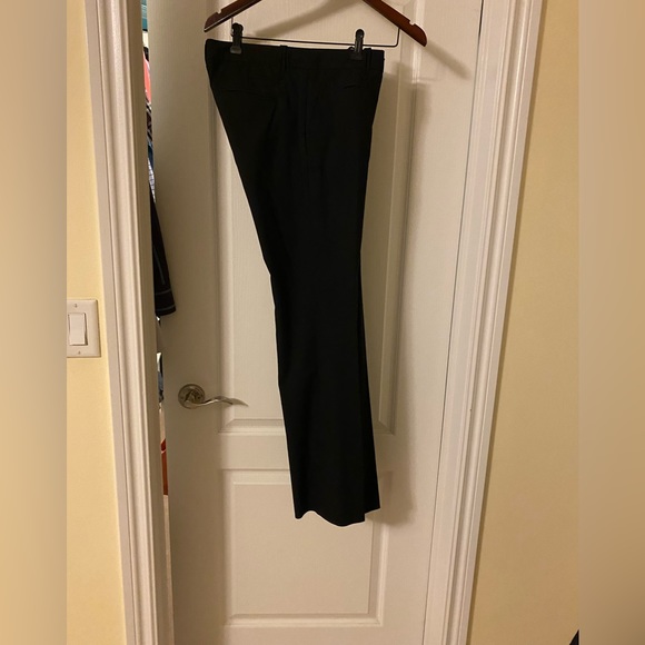 Beautiful black Gap straight leg trousers (size 2 but fits like 4) with pickets - Picture 6 of 8